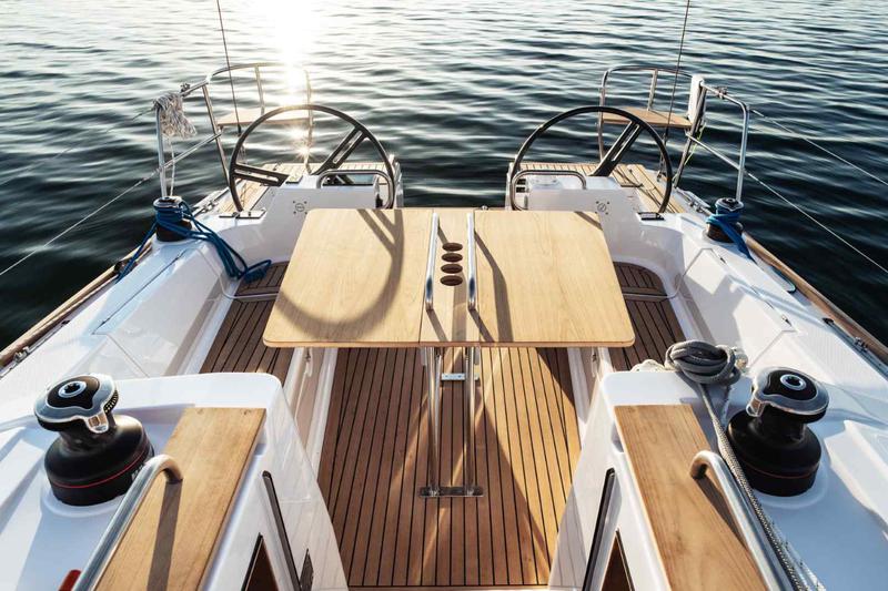 Book yachts online - sailboat - Elan Impresion 40.1 - Lady Blue - rent