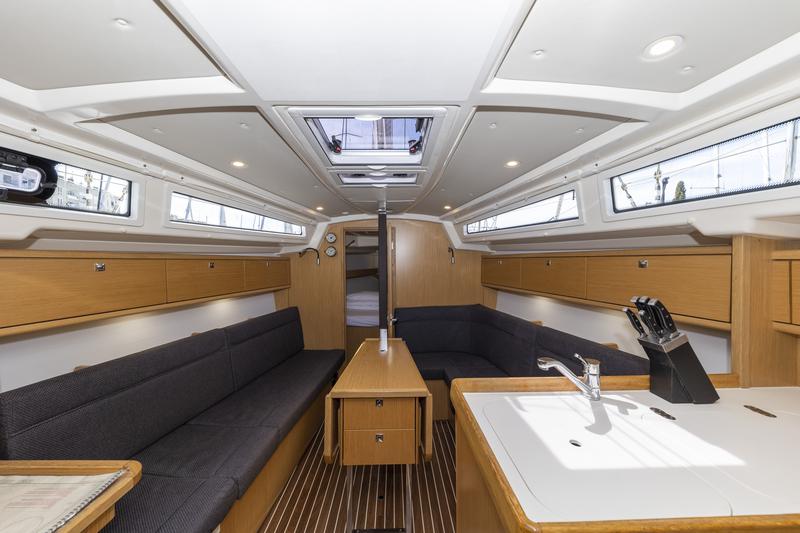 Book yachts online - sailboat - Bavaria Cruiser 34 Style - Lena - rent