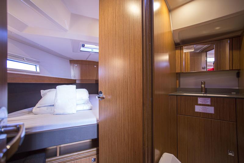 Book yachts online - sailboat - Bavaria Cruiser 41 - Instagram - rent