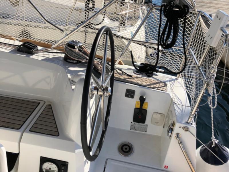 Book yachts online - sailboat - Sun Odyssey 349 - GRAPE - rent