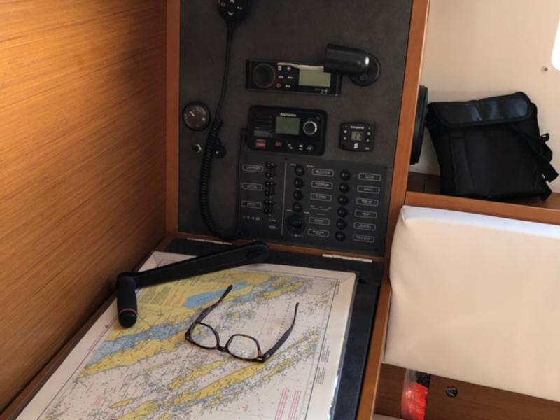 Book yachts online - sailboat - Sun Odyssey 349 - GRAPE - rent