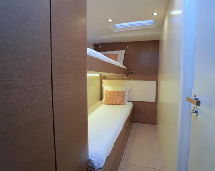 Book yachts online - sailboat - CNB 76 - AENEA - rent