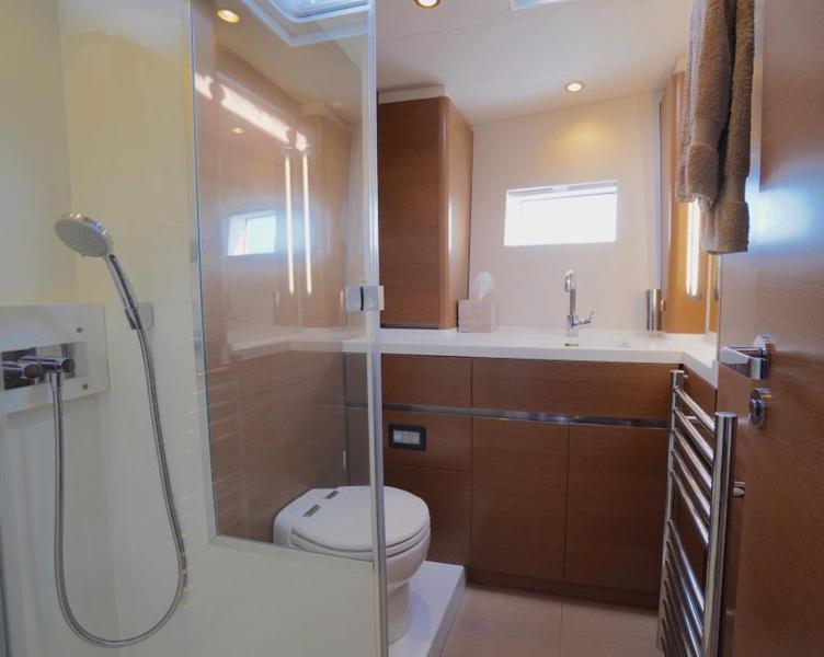 Book yachts online - sailboat - CNB 76 - AENEA - rent