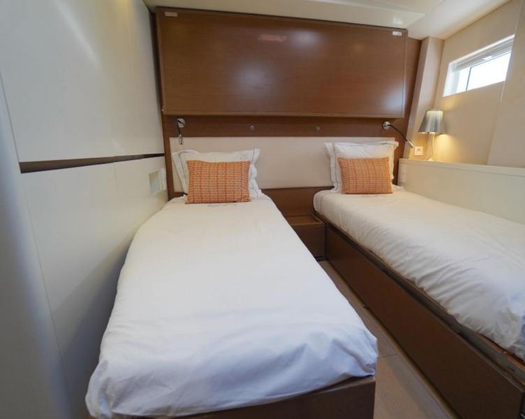 Book yachts online - sailboat - CNB 76 - AENEA - rent