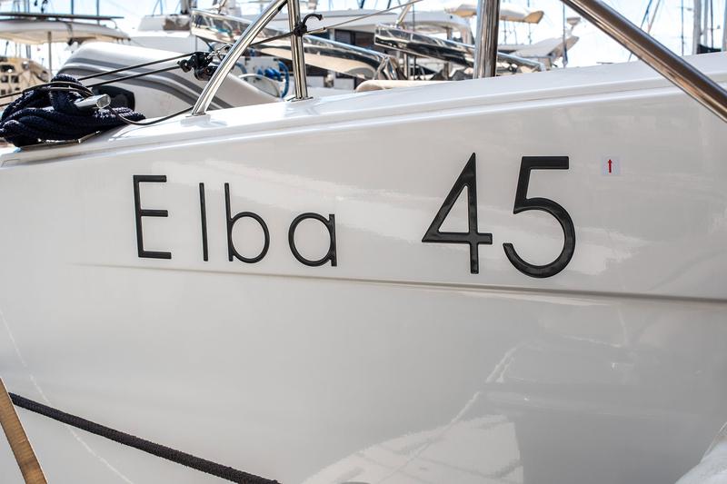 Book yachts online - catamaran - Fountaine Pajot Elba 45 - MALI HAVANA - rent