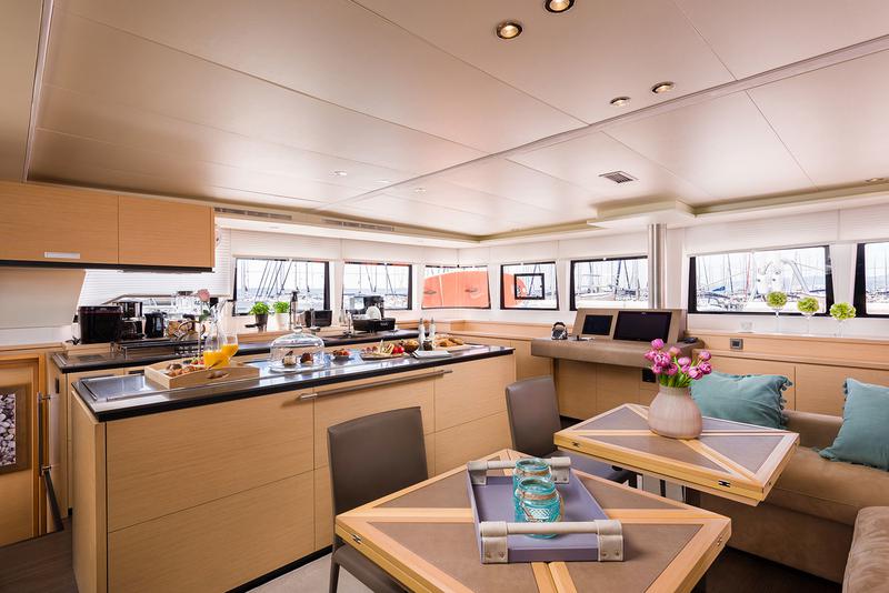 Book yachts online - catamaran - Lagoon 620 - OPAL - rent