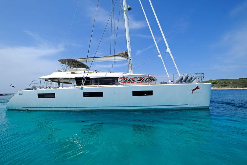 Book yachts online - catamaran - Lagoon 620 - ADRIATIC TIGER - rent