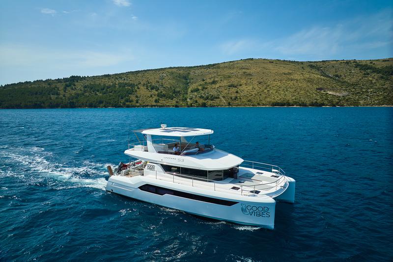 Book yachts online - powercatamaran - Leopard 53 PC - GOOD VIBES owner version - rent