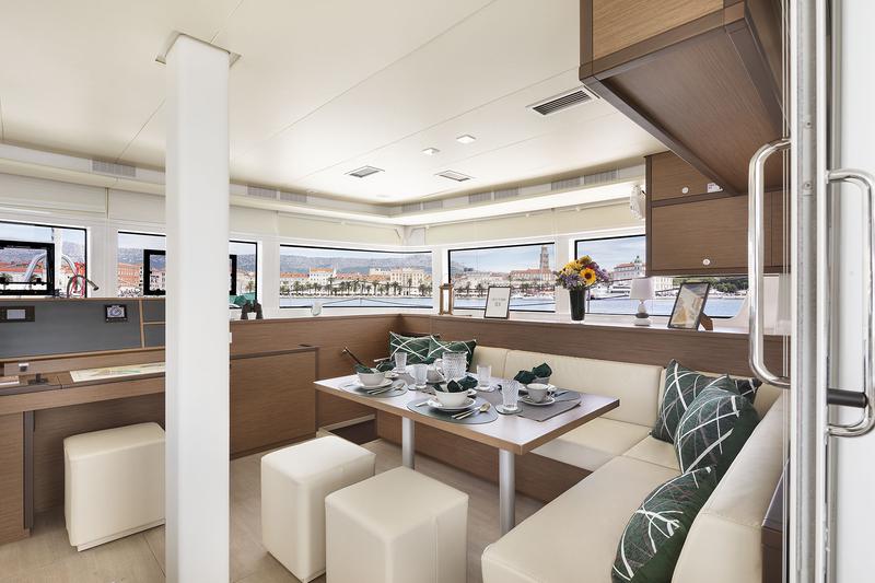 Book yachts online - catamaran - Lagoon 52 F owner version - EMERALD GEMINI - rent