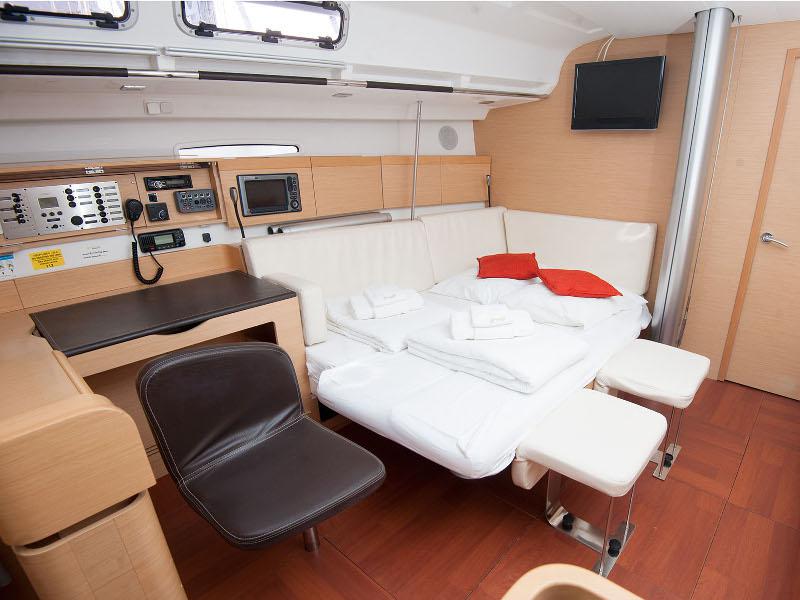 Book yachts online - sailboat - Beneteau First 45 - BYBLIS - rent