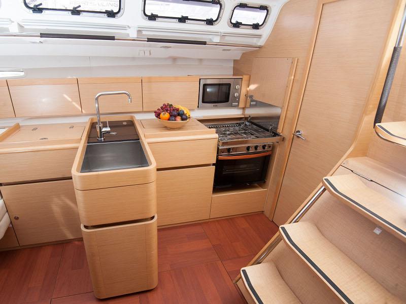 Book yachts online - sailboat - Beneteau First 45 - URANIA - rent