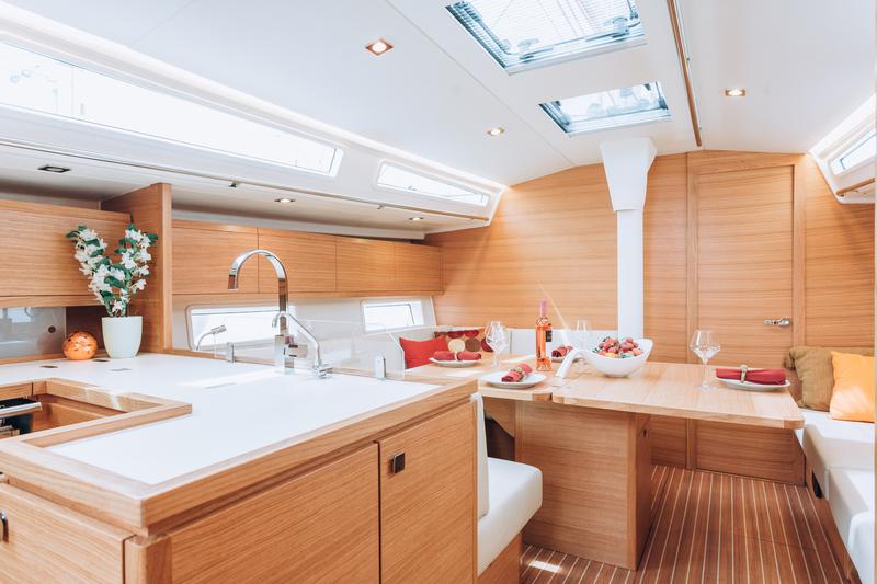 Book yachts online - sailboat - Salona 46 - AURA - rent
