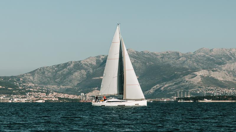 Book yachts online - sailboat - Salona 46 - CLIO - rent