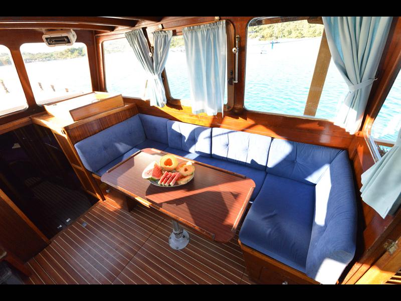 Book yachts online - motorboat - Model Tiho - TIHO - rent