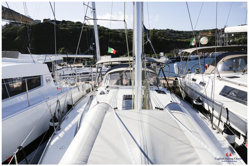 Book yachts online - sailboat - Bavaria Cruiser 41 - Montecenz - rent