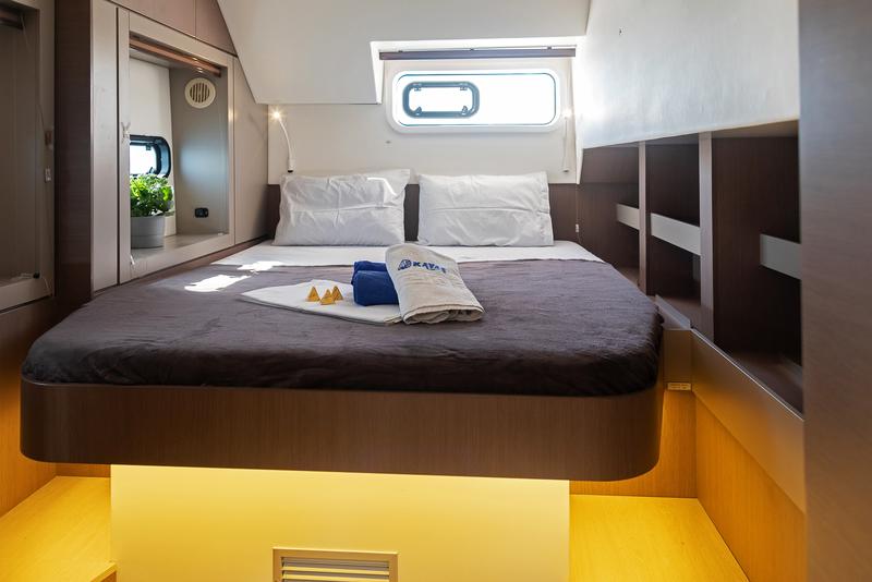 Book yachts online - catamaran - Bali 4.6 crewed - KOS 46.CAT - rent