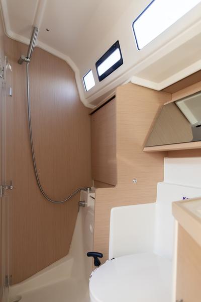 Book yachts online - sailboat - Oceanis 40.1 - KOS 40.6 - rent