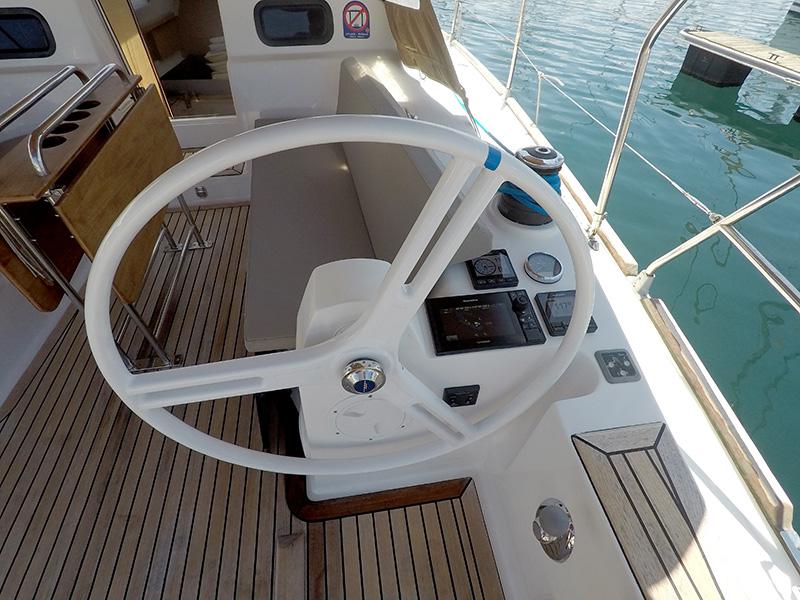Book yachts online - sailboat - Elan 40 Impression - Silente - rent