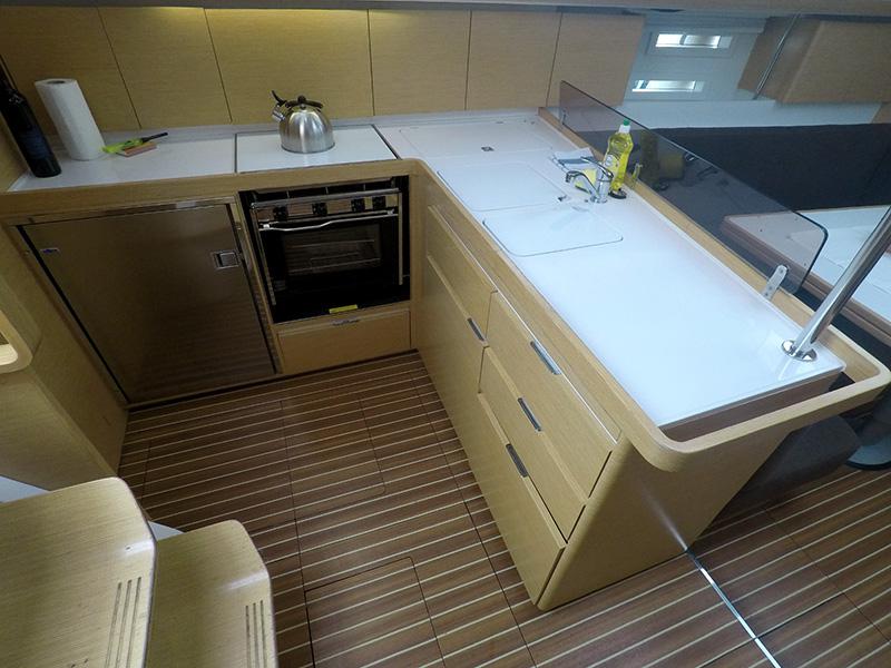 Book yachts online - sailboat - Elan 444 Impression - Marta X - rent
