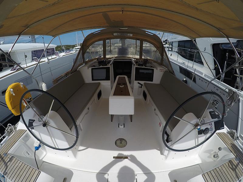 Book yachts online - sailboat - Dufour 430 GL - Magdalena - rent