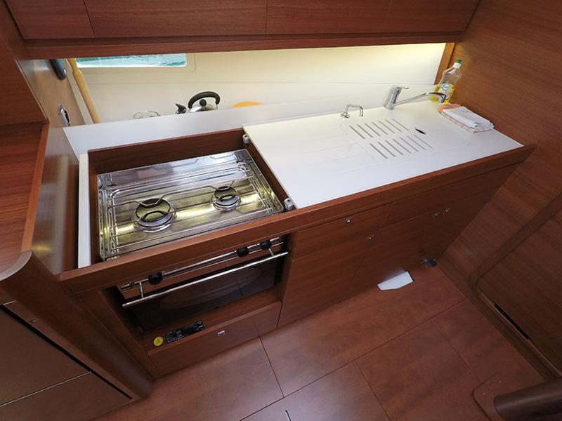 Book yachts online - sailboat - Dufour 382 GL - Major Tom - rent