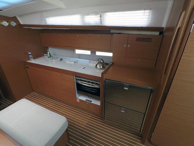 Book yachts online - sailboat - Dufour 460 - Petra - rent