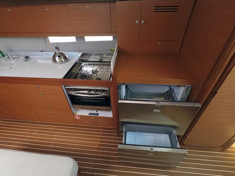 Book yachts online - sailboat - Dufour 460 - Petra - rent