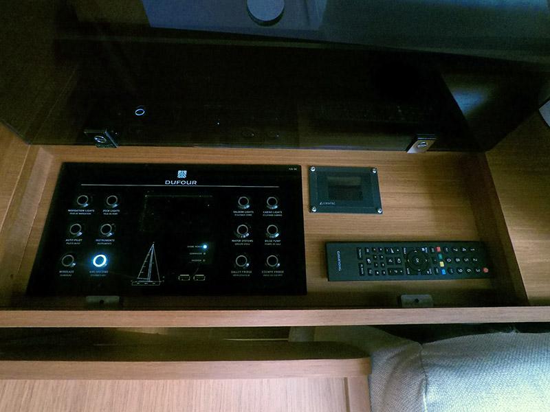 Book yachts online - sailboat - Dufour 460 - Petra - rent