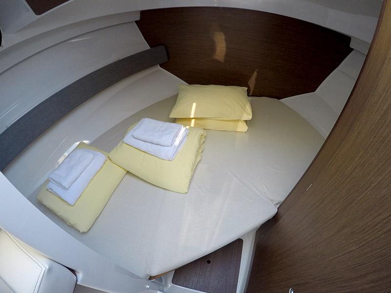 Book yachts online - motorboat - Antares 8 OB - Lovre  - rent