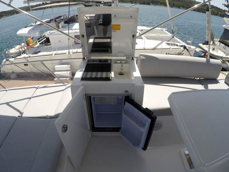 Book yachts online - motorboat - Prestige 420 Fly - Brigadoon - rent