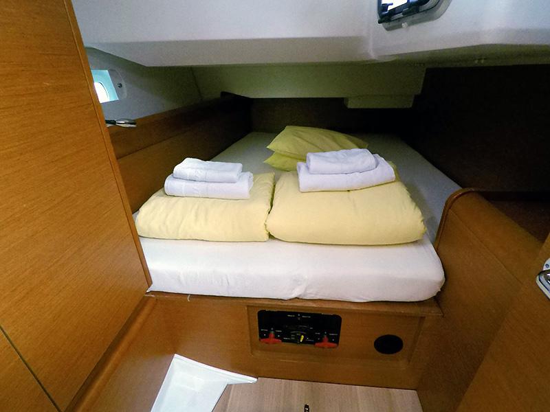 Book yachts online - sailboat - Sun Odyssey 449 - Elissa - rent