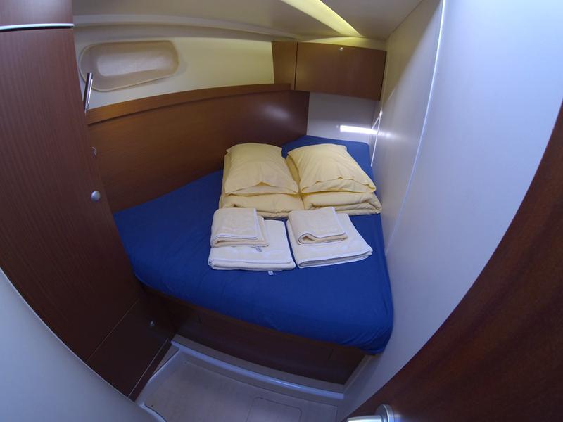 Book yachts online - sailboat - Hanse 445 - Maja III - rent