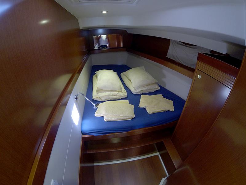 Book yachts online - sailboat - Oceanis 50 - Pika II - rent