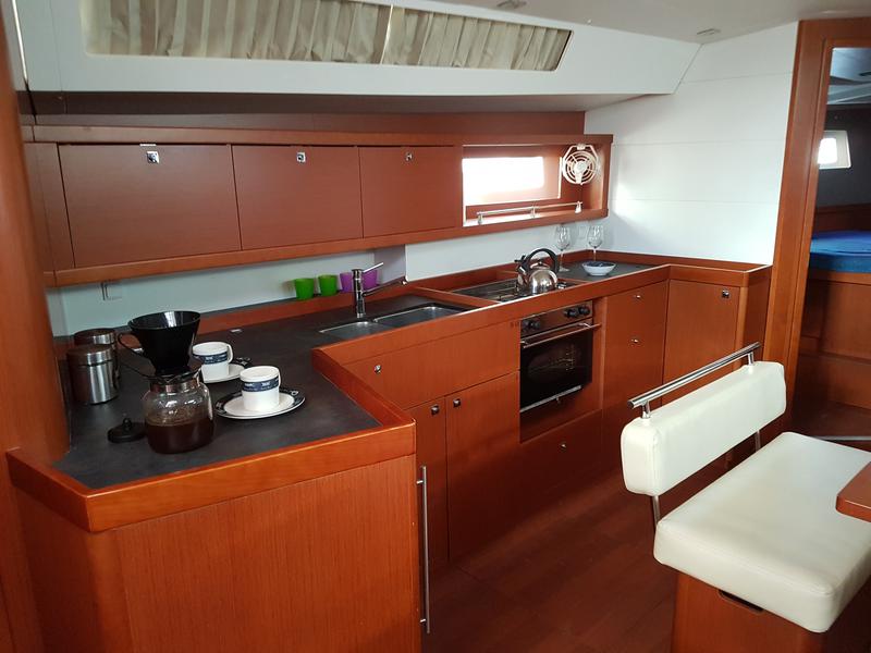 Book yachts online - sailboat - Oceanis 43 - OCEANIS 45 (2016) - LFK - rent