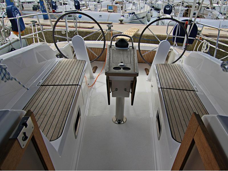 Book yachts online - sailboat - BAVARIA C 41 BT - FEDERICA - rent