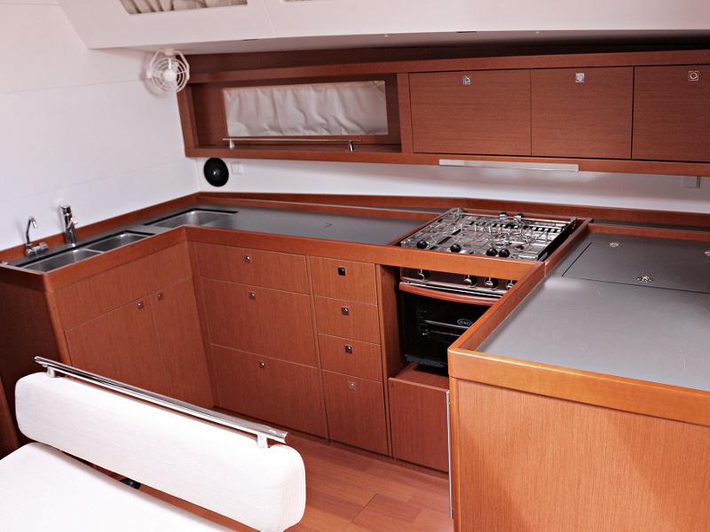 Book yachts online - sailboat - OCEANIS 48 BT - FILOMENA - rent