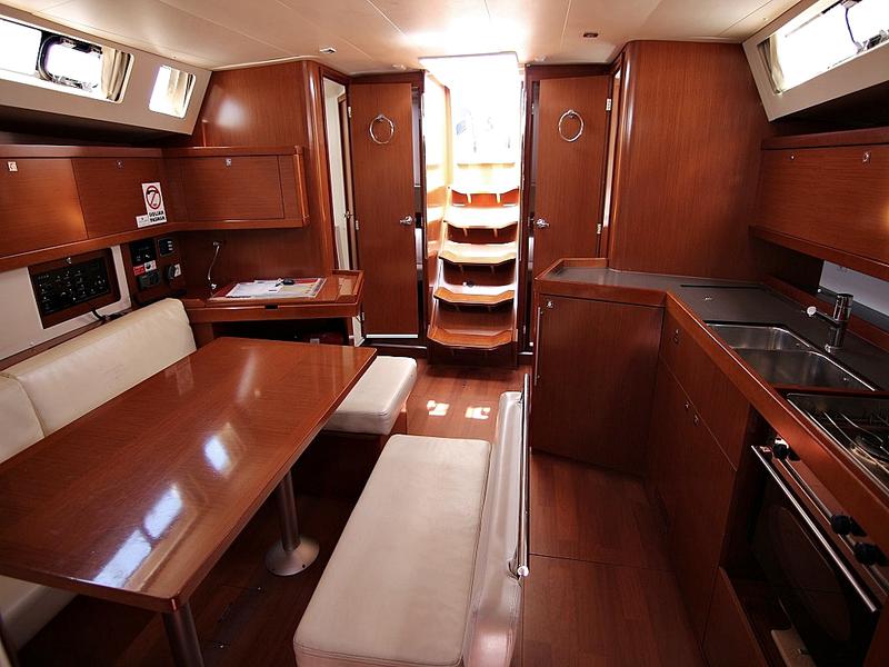 Book yachts online - sailboat - OCEANIS 45 BT - GOLDEN DREAMS - rent