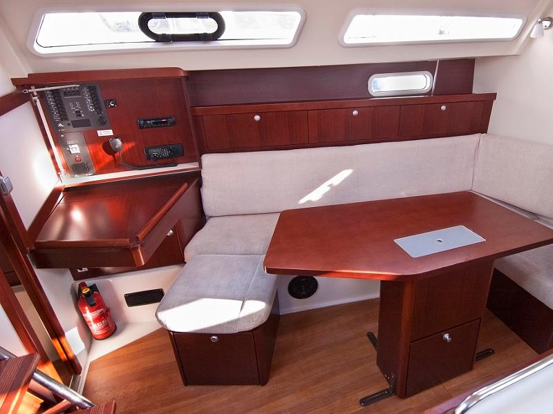 Book yachts online - sailboat - HANSE 350 - IVANA - rent