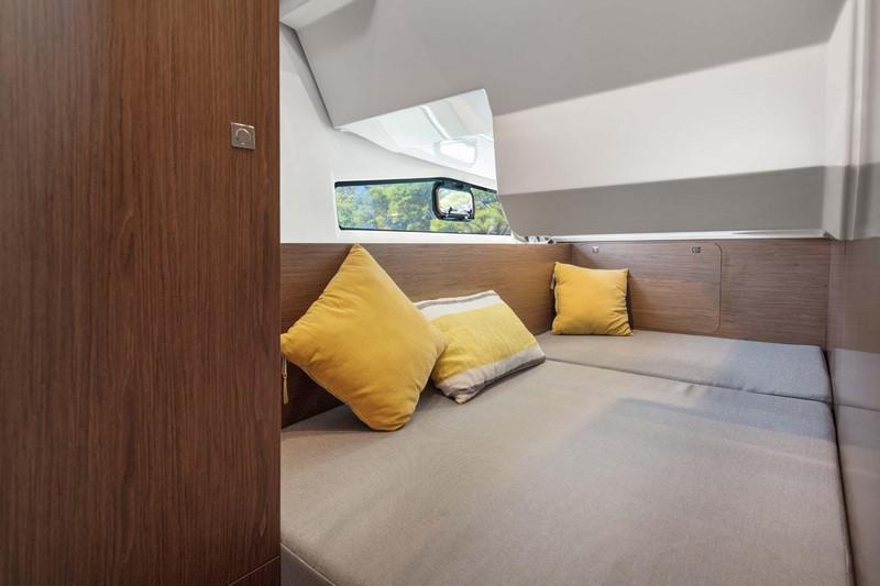 Book yachts online - motorboat - Jeanneau Merry Fisher 1095 - ŽANA - rent