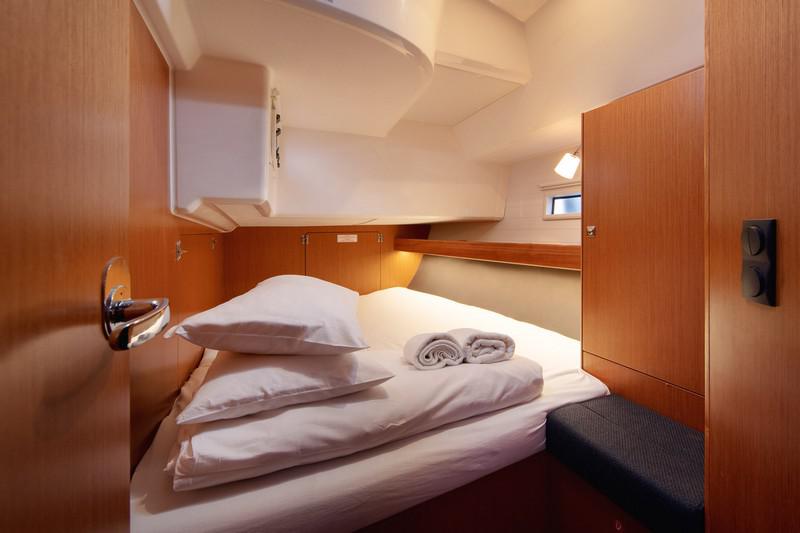Book yachts online - sailboat - Bavaria Cruiser 46 - SOLARIĆ - rent