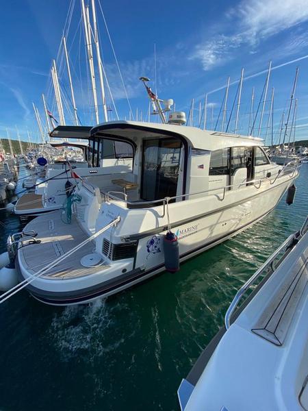 Book yachts online - motorboat - Nimbus 365 Coupé - FOURLUX - rent