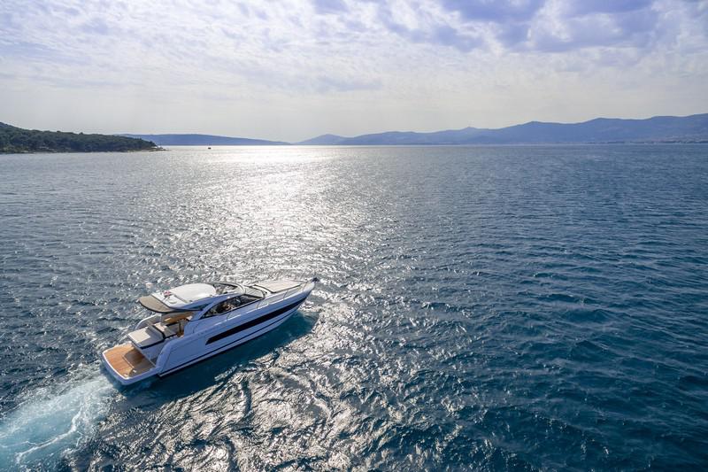 Book yachts online - motorboat - Jeanneau Leader 36 - MIHAEL - rent