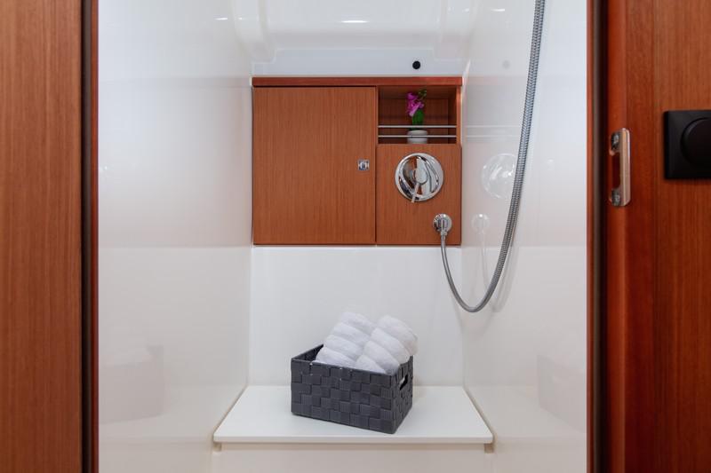 Book yachts online - sailboat - Bavaria Cruiser 51 - LUI - rent