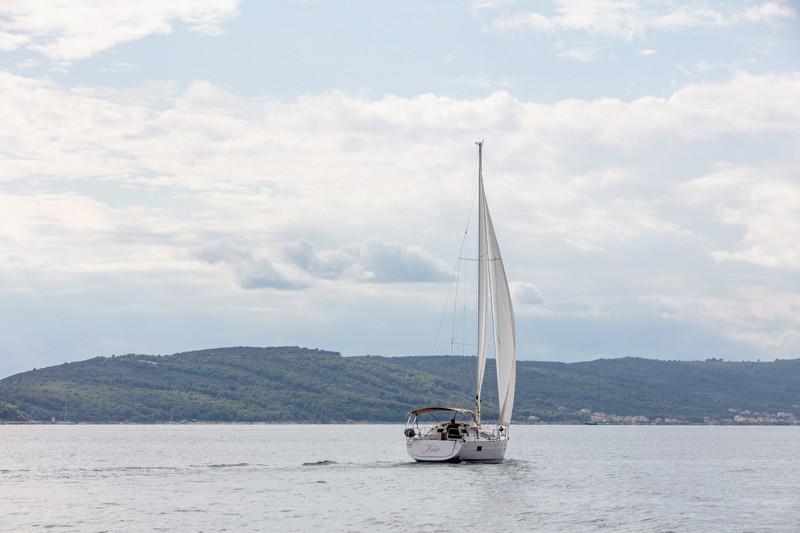 Book yachts online - sailboat - Elan 40 Impression - TINO - rent