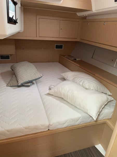 Book yachts online - sailboat - Dufour 470 - Emma - rent