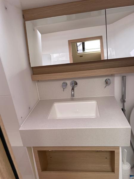 Book yachts online - sailboat - Dufour 470 - Emma - rent