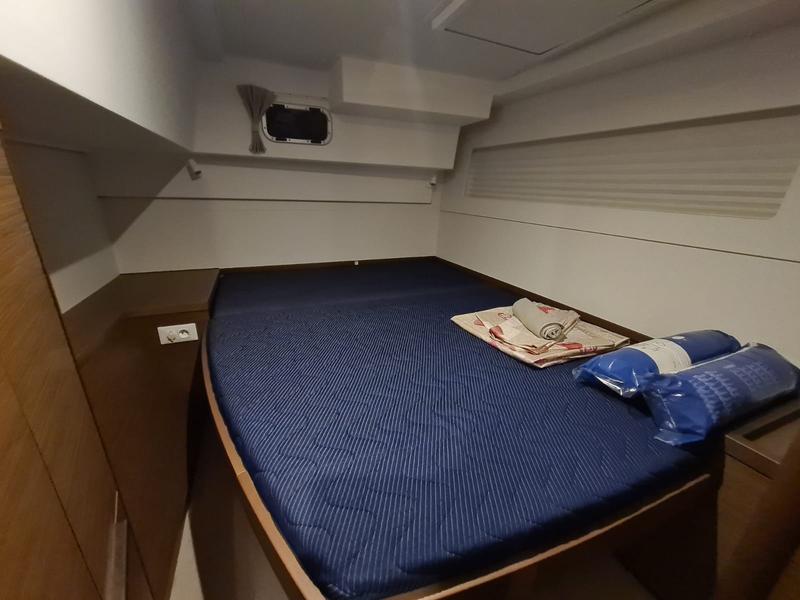 Book yachts online - catamaran - Lagoon 40 - White - rent
