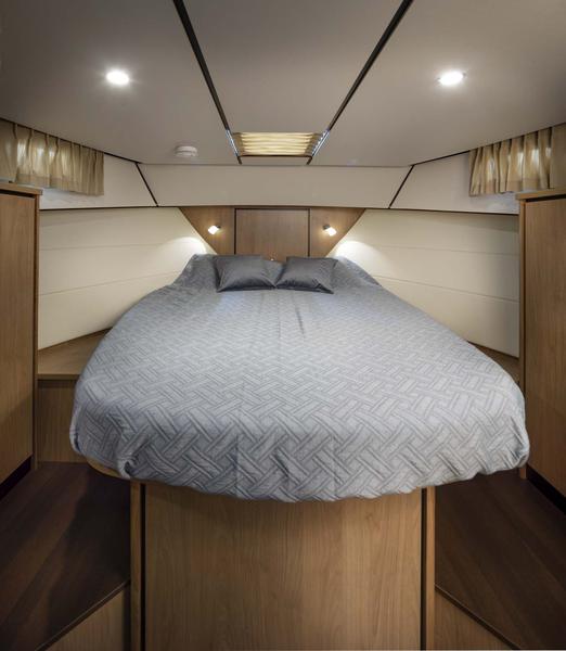 Book yachts online - motorboat - Linssen Grand Sturdy 35.0 AC - Utopia - rent
