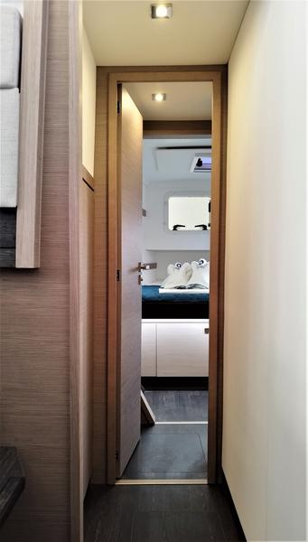 Book yachts online - catamaran - Isla 40 - Joy - rent