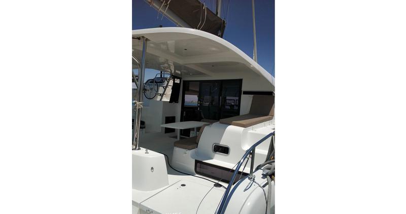 Book yachts online - catamaran - Lagoon 42 - Niki - rent